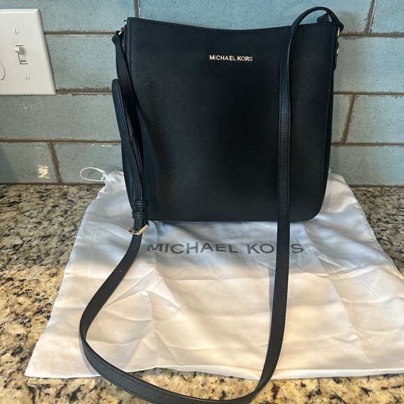 Michael Kors Large Jet Set Crossbody Bag w/ dust bag - Picture 2 of 4